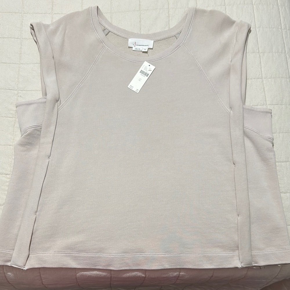 NEW! Anthro top